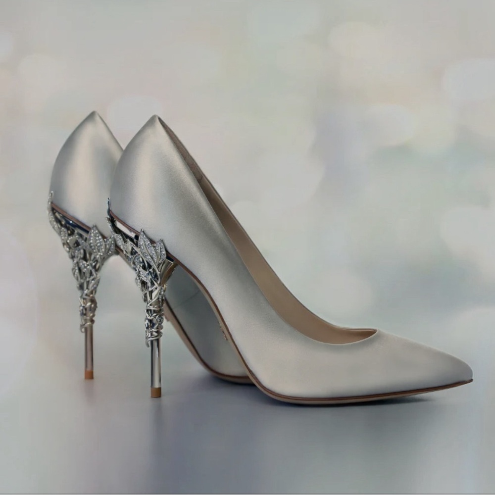 Ralph & Russo Eden shoe in Silver. Size 7 (37.5)